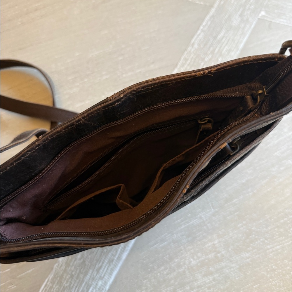 Classic Women's Crossbody Bag in Dark Brown Leather-Style - Picture 2 of 5